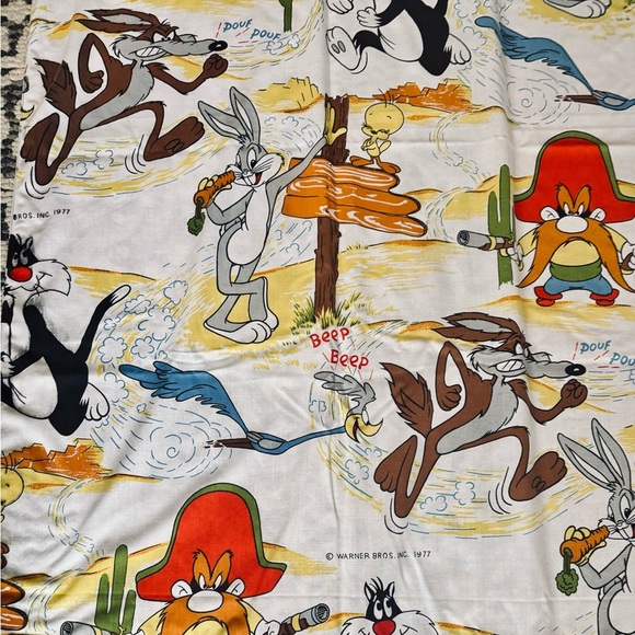 VTG 1977 Warner Bros. Inc Looney Tunes Flat Sheet Size: TWIN - Picture 2 of 6